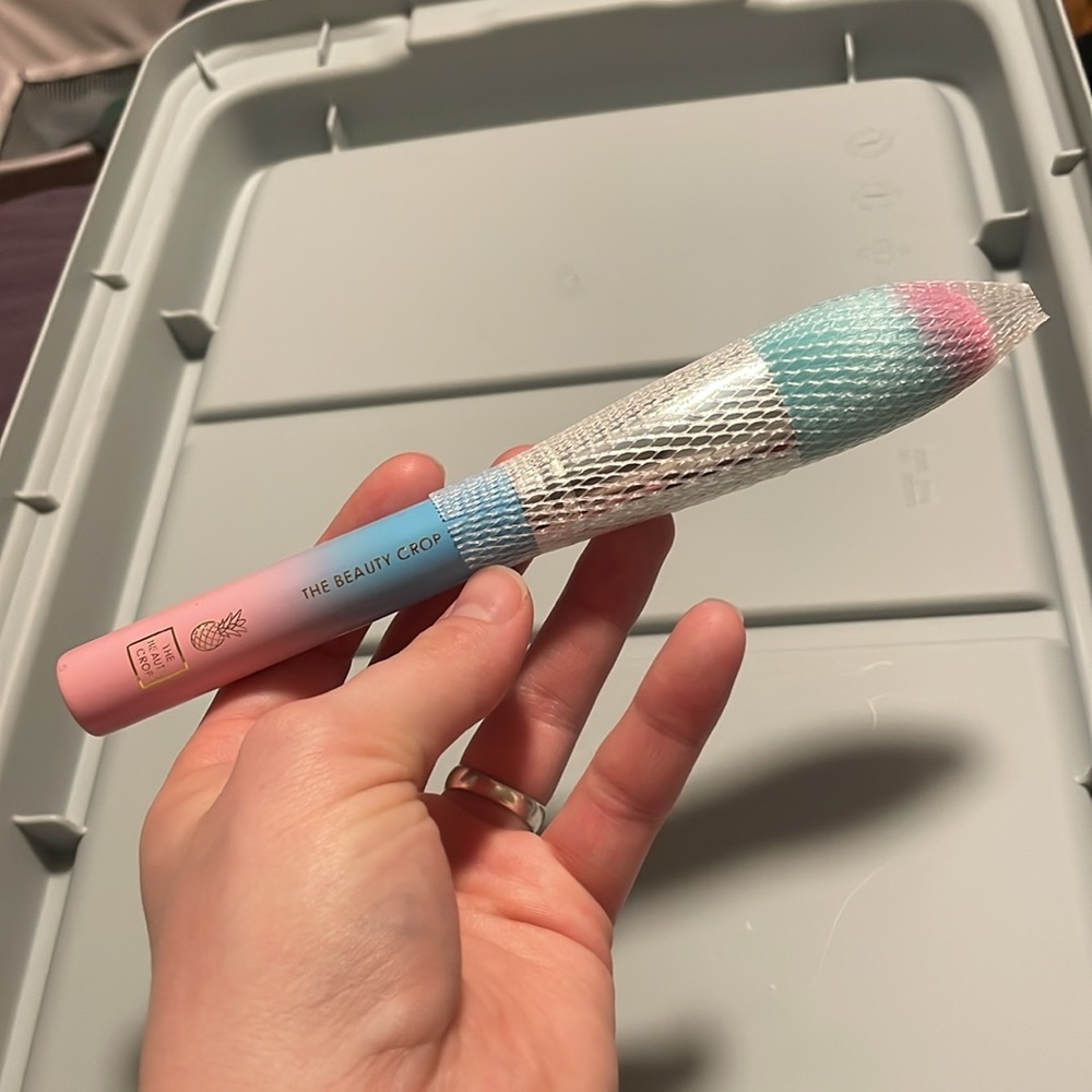 The Beauty Crop F203 powder brush